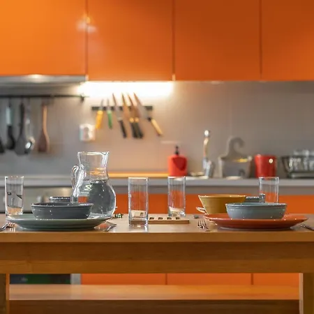 Hostel Peach & Porto