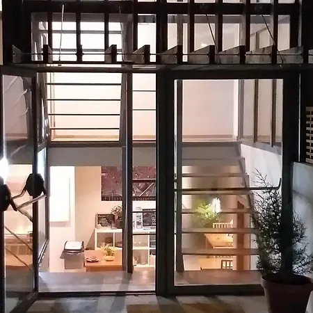 Hostel Peach & *
