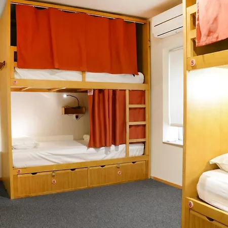 Hostel Peach & *