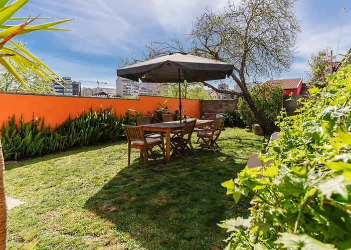 Peach & אכסניה *